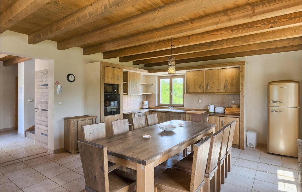 Lovely In With Kitchen