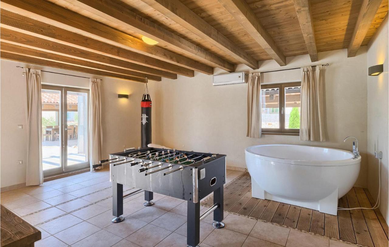 Lovely In With Kitchen Rovinj