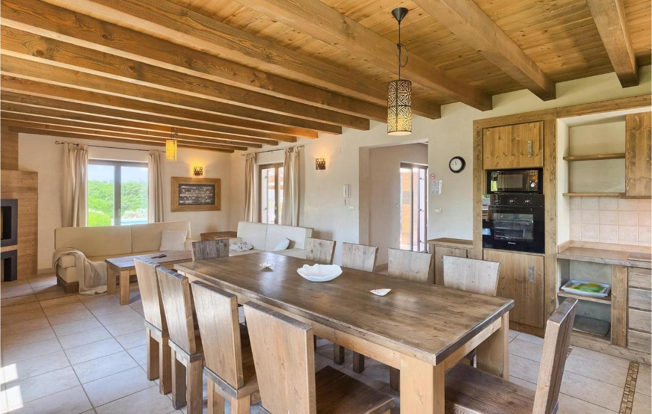 Lovely In With Kitchen Vikendica Rovinj